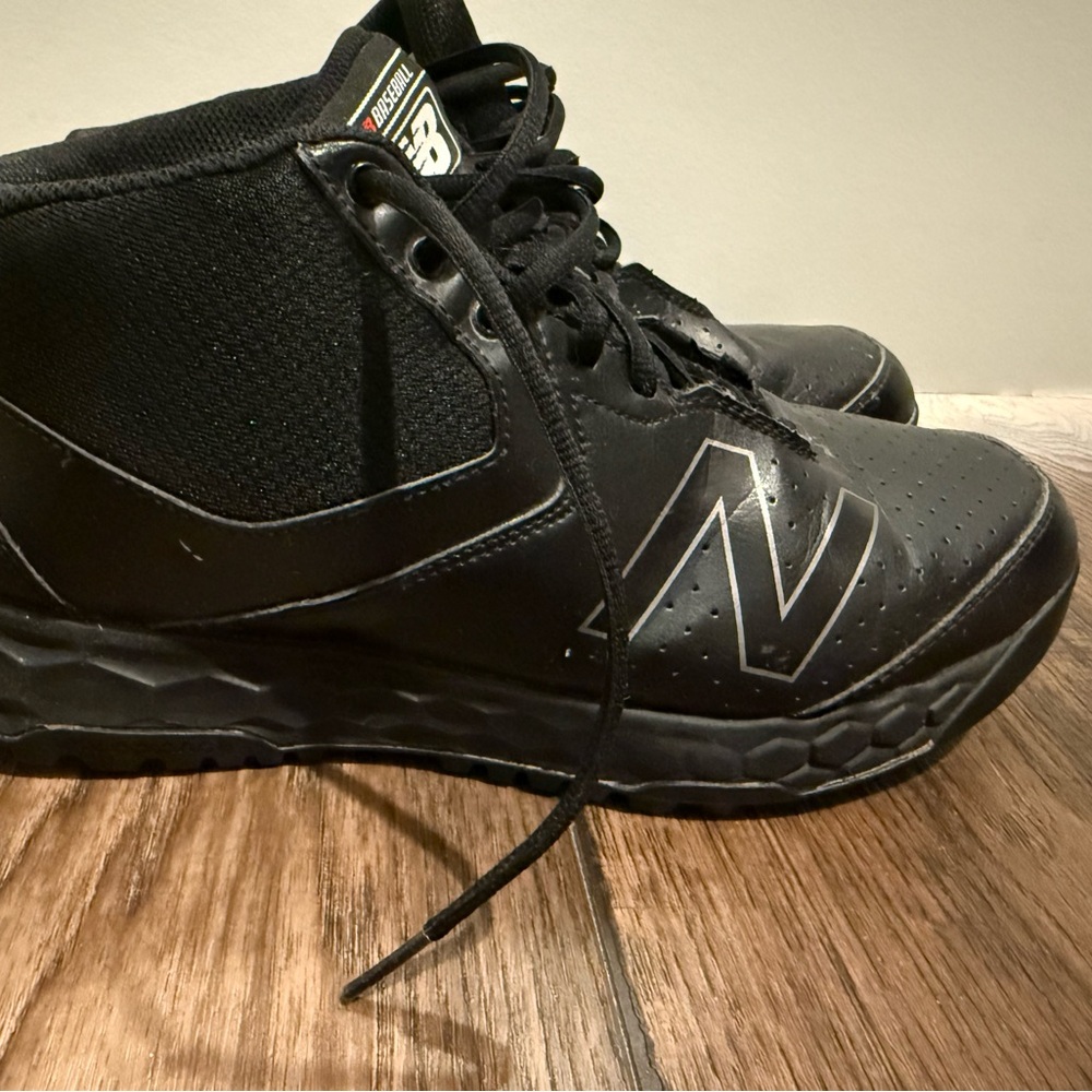 New Balance Baseball V3 Mid-Cut Turf Shoes